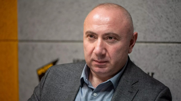 Пашинян предлагает принятием новой Конституции распустить Третью республику – Андраник Теванян
