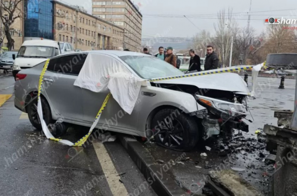 Երևանում 32-ամյա վարորդը Kia-ով բախվել է թունելի բետոնե պատնեշին