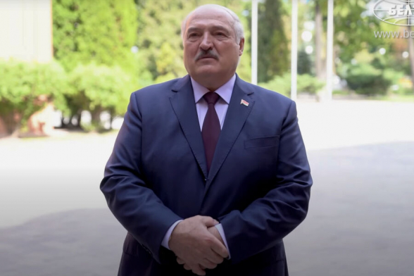 Лукашенко заявил, что оппозиция за рубежом прорабатывает сценарии переворота в Белоруссии