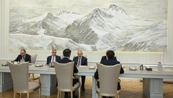 Գրիգոր Մինասյանն էլ է ուրացել Արարատն ու ընդունել է նոր հավատքը՝ Արագածի պաշտամունքը. «Հրապարակ»