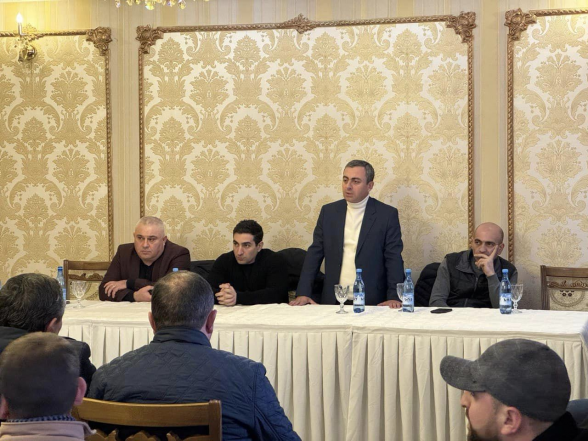 Ընդդիմադիր պատգամավորները Ներքին Գետաշեն համայնքում հանդիպել են քաղաքացիների հետ