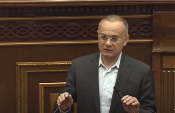 Приравнивание аттестации к денежному довольствию неприемлемо – Сейран Оганян (видео)