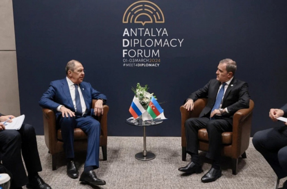 Лавров и Байрамов подтвердили необходимость реализации трехсторонних договоренностей Москвы, Баку и Еревана