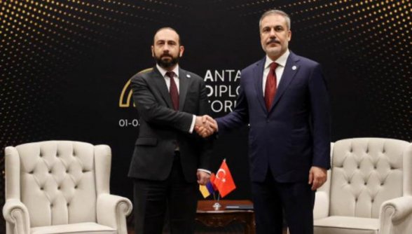 Состоялась встреча глав МИД Армении и Турции