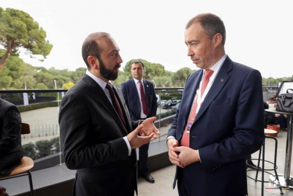Глава МИД Армении обсудил со спецпредставителем ЕС Тойво Клааром последние события в регионе