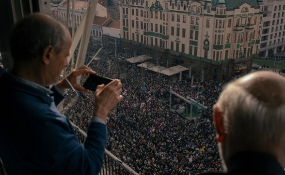 Оппозиция добилась перевыборов в Белграде после массовых протестов