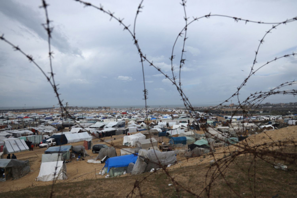 Военные Израиля вновь открыли огонь по ожидавшим гуманитарную помощь в Газе