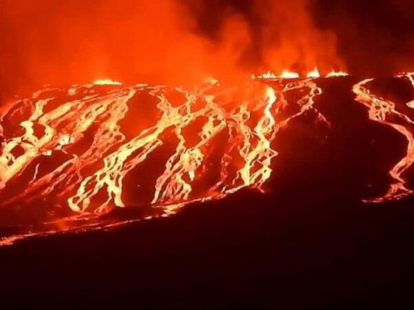 Գալապագոսյան կղզիներից մեկում հրաբուխ է ժայթքել