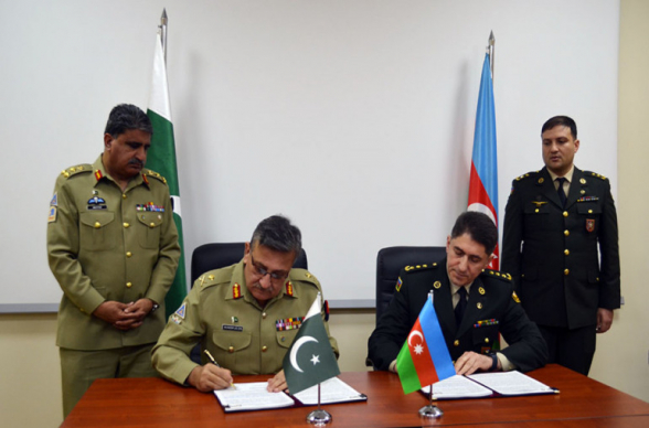 Азербайджан и Пакистан обсудили совместные военные учения