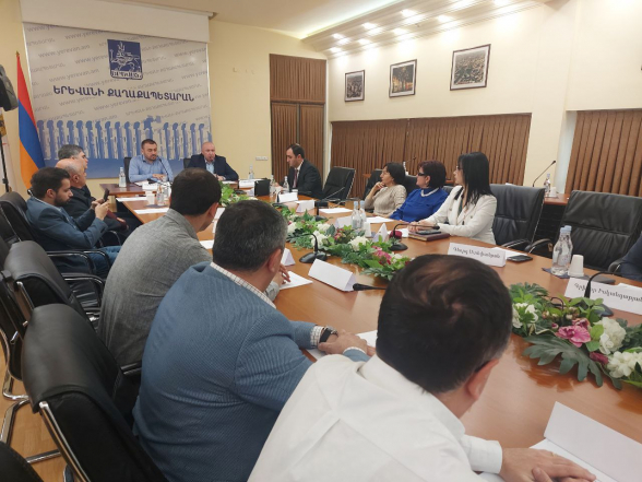 Общественное обсуждение фракции «Мать Армения» в связи с тарифами на транспорт (видео)