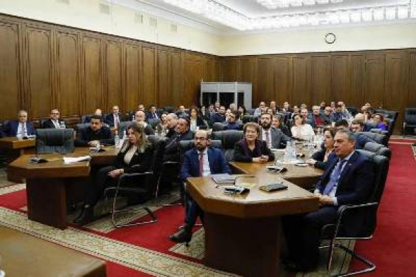 Հանդիպումից առաջ հավաքել են հեռախոսները․ Փաշինյանի անվստահությունը չի հաղթահարվում․ «Հրապարակ»