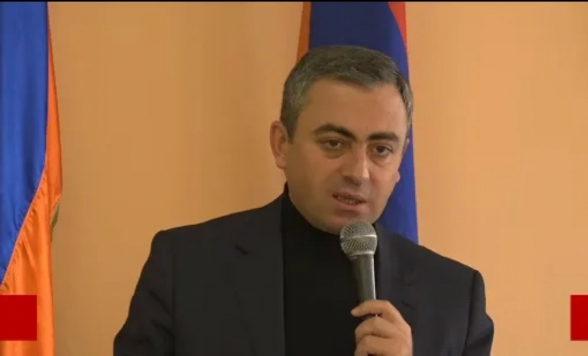 Շատ տարբեր սոցիալական շերտերի իր քայլերով դնում է անհարմար վիճակի մեջ. Իշխան Սաղաթելյան (տեսանյութ)