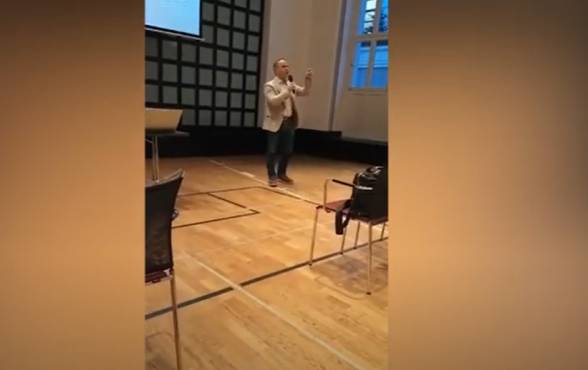 Զարեհ Սինանյանը՝ սկանդալի կենտրոնում. նա Արցախի դրոշը բերած սփյուռքահային անվանել է «մերժված նախկին» (տեսանյութ)