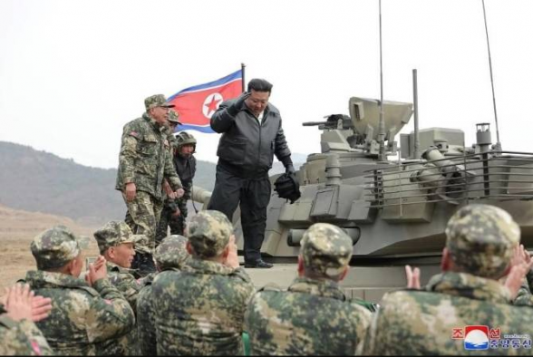 Северная Корея представила новейший боевой танк, которым управлял сам Ким Чен Ын
