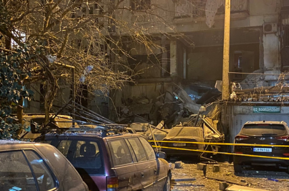 Թբիլիսիում բազմաբնակարան շենքում հզոր պայթյուն է որոտացել. տարհանվել է 93 ընտանիք (լուսանկար)