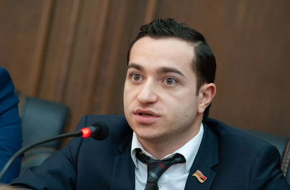 3 միլիոն դրամ աշխատավարձ՝ մեկին, 4 միլիոն՝ մյուսին՝ առանց հիմնավորումների