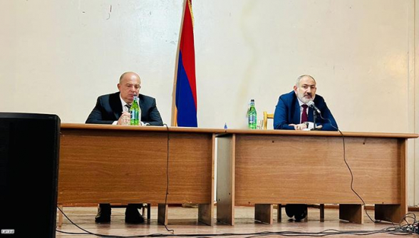 Ոսկեպարում Փաշինյանին շատ սառն են ընդունել, վախեցրել է պատերազմով