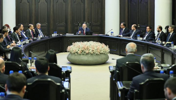 Իբր փողի խնդիր չկա, բայց գնում են թե՛ գների, թե՛ հարկերի դրույքաչափի բարձրացման ճանապարհով. «Փաստ»