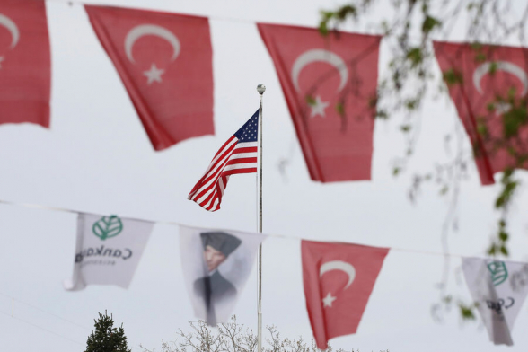 Турция и США договорились об уведомлениях Анкары по санкциям против РФ