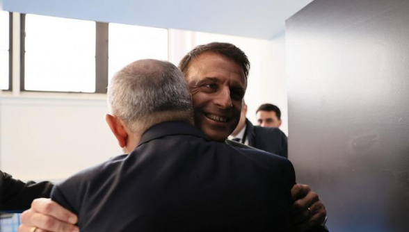 «Լեթս դու պաչիկ». Արցախը հանձնողների գրկախառնությունը