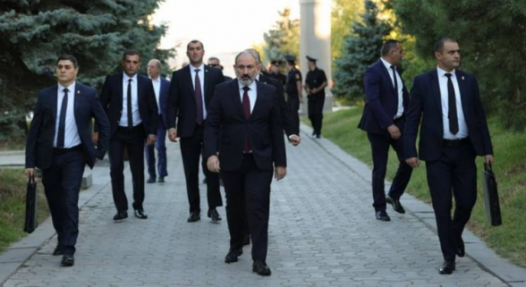 Փաշինյանի թիկնապահները պետությունից տրանսպորտի փող են ուզում․ «Հրապարակ»