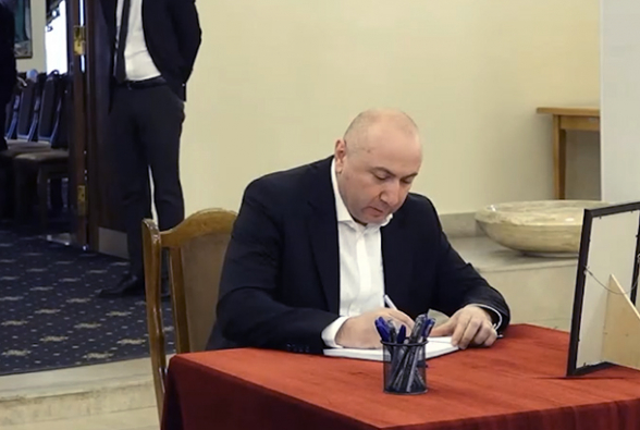 Представители движения «Мать Армения» выразили соболезнования в посольстве РФ в Армении (видео)