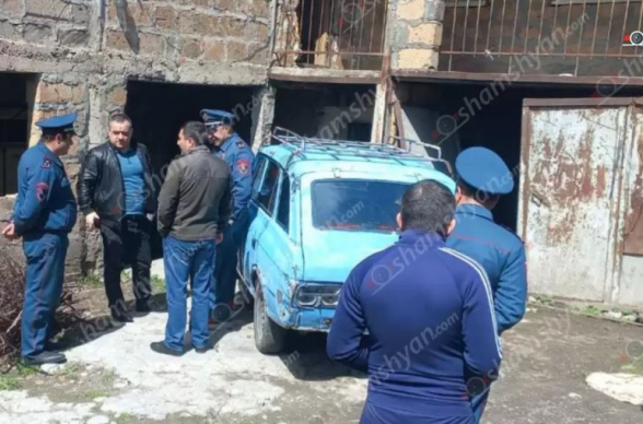 Արագածոտնի մարզի գյուղերից մեկում 13-ամյա թոռը 63-ամյա պապու մարմինը հայտնաբերել է պատշգամբի ճաղավանդակից կախված