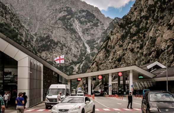 Վարդենյաց լեռնանցքը փակ է կցորդիչով բեռնատարների համար. Լարսը բաց է