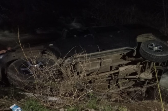 Կապանում մեքենան դուրս է եկել ճանապարհի երթևեկելի հատվածից և հայտնվել գետում. վարորդը տեղափոխվել է բժշկական կենտրոն