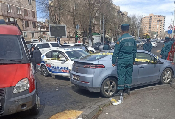 Երևանում բախվել են Պարեկային ծառայության Škoda-ն, Toyota-ն ու Сhevrolet-ը․ պարեկը տեղափոխվել է հիվանդանոց (լուսանկար, տեսանյութ)
