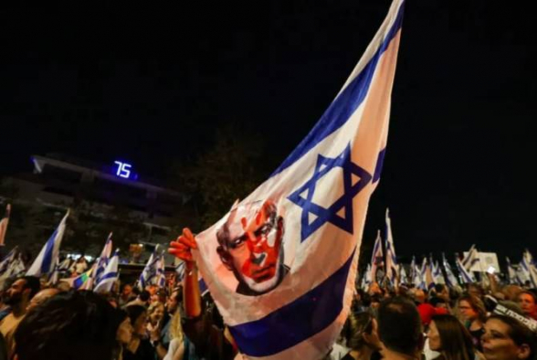 Десятки тысяч человек вышли на акции протеста в Израиле