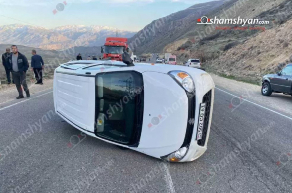 Երևան-Մեղրի ճանապարհին բախվել են Mercedes-ն ու իտալացի զբոսաշրջիկի Suzuki-ն․ 1 հոգի տեղափոխվել է բժշկական կենտրոն