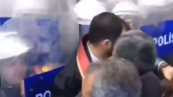 Զանգվածային ցույցեր Վանում. ոստիկանությունը ջրցաններ է կիրառել (տեսանյութ)