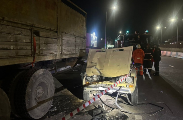 Աշտարակի խճուղում բախվել են «Lada»-ն և «KamAZ»-ը. քաղաքացիներ են հոսպիտալացվել