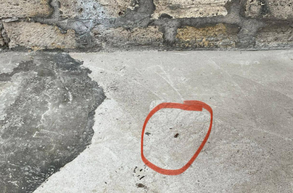 Ադրբեջանի անկանոն կրակի հետևանքով վնասվել են Տեղ գյուղի տներից մեկի տանիքը և պատուհանը (լուսանկար)