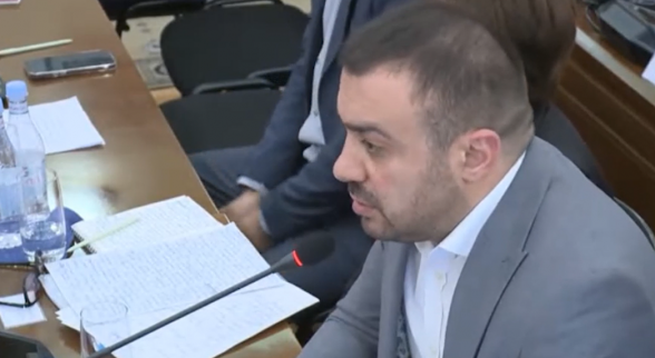 Շունը հաչում է, քարավանը գնում է․ Մանուկ Սուքիասյան (տեսանյութ)