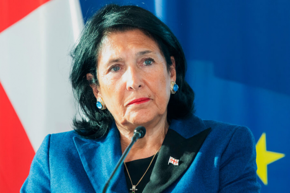 Президент Грузии экстренно встретилась с послами ЕС и США по ситуации в стране