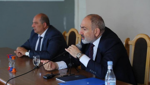 Տրագիկոմեդիա, որտեղ բեմադրվում է հայրենիքի դավաճանական հանձնման հերթական սցենարը