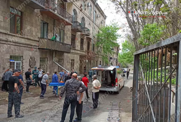 37-ամյա կինը շենքում գտնվող տղային իր փոխանցելիս ընկել է հորը