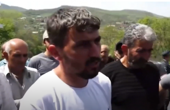 Մեր հերոս տղերքն իրենց կյանքն են տվել էս հողերի համար, բայց էսօր կորցնում ենք, մեծ ցավ է․ կիրանցի (տեսանյութ)