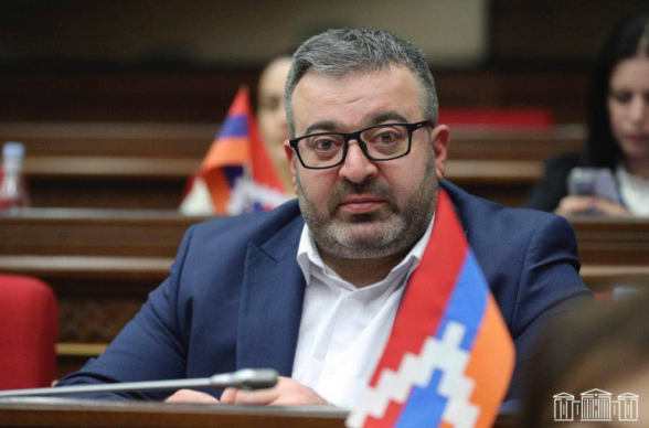 Բագրատաշենում տեղի ունեցած միջադեպի հետևանքով վնասվածքներ է ստացել պատգամավոր Գառնիկ Դանիելյանը (տեսանյութ)