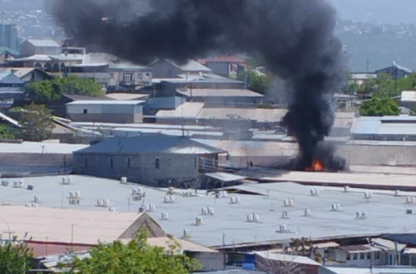 Пожар вспыхнул на ярмарке «Малатия» в Ереване (видео)