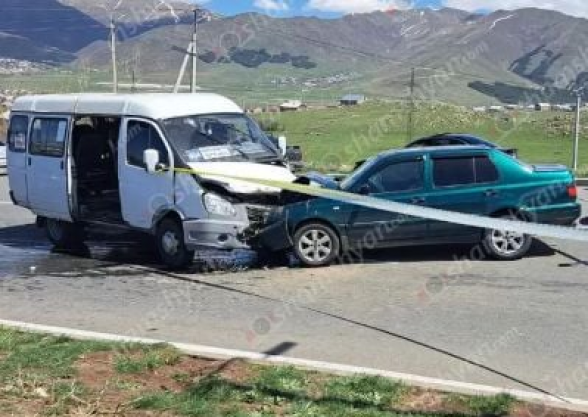 Ապարանում բախվել են Վանաձոր-Երևան «ГАЗель»-ը, «Volkswagen»-ն ու «Lada»-ն. կա 7 վիրավոր