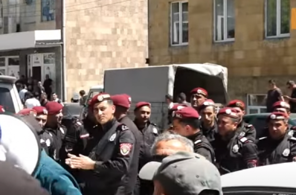 Մի օր էդ բերետավորների երեխեքը էդ կադրերը տեսնելու են