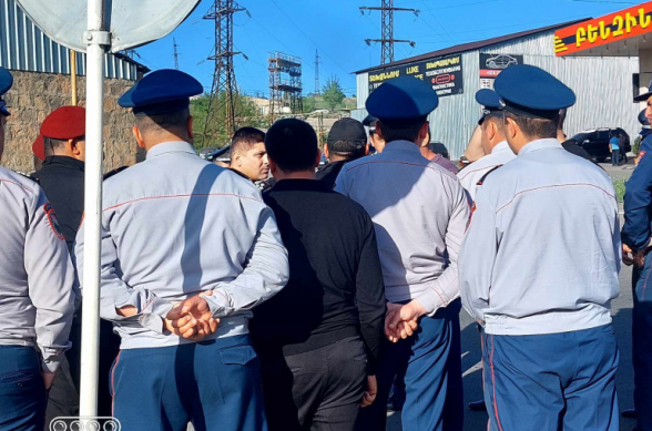 Այրում-Բագրատաշեն ճանապարհին մեծ թվով ոստիկանական ուժեր են կենտրոնացված․ բնակիչները պատրաստվում են ճանապարհը փակել (տեսանյութ)