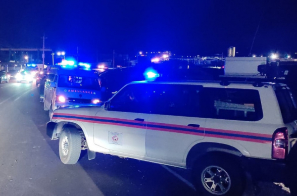 Կոտայքի մարզում «Nissan»-ը բախվել է ճանապարհի արգելապատնեշին, կոտրել այն և կողաշրջված վիճակում հայտնվել ձորում