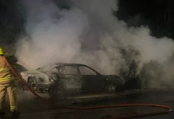 Գյումրիում «Mitsubishi»-ն բախվել է «Երազ»-ին, ապա կայանած «ԳԱԶել»-ին. «Mitsubishi»-ում եւ «ԳԱԶել»-ում հրդեհ է բռնկվել