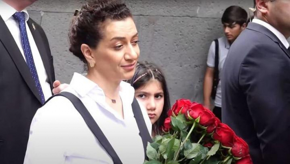 Սա այն դեպքն է, երբ բացարձակապես չխճացի անչափահաս աղջկան