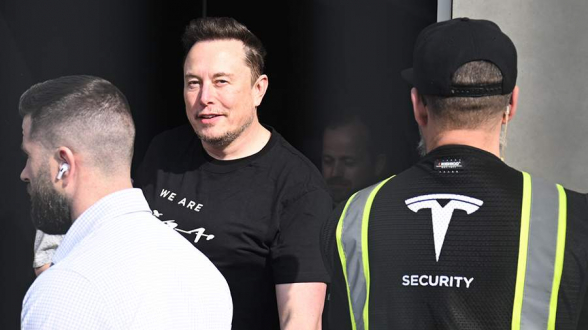 Илон Маск прибыл с необъявленным визитом в Пекин