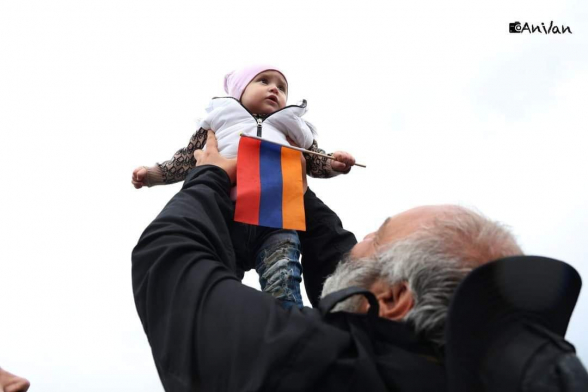 Движение достоинства и истертые под корень – «Короче говоря» (видео)